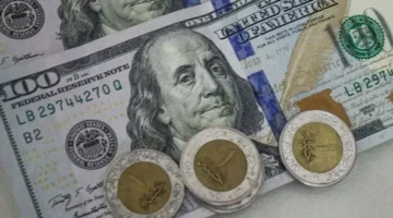 سعره يتغير الآن.. تحديثات الدولار خلال تعاملات 8 يناير داخل 3 بنوك مصرية